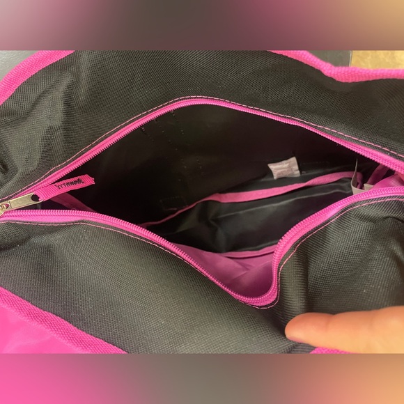 Hello Kitty messenger bag NWT - Picture 8 of 8